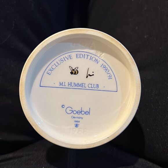 Goebel Hummel #486 "I Wonder" Exclusive Edition (1990/91) TMK6 - Picture 7 of 7